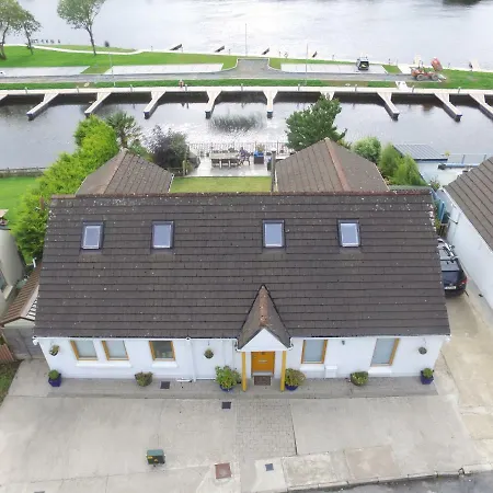 The Derg House Дом отдыха Киллало